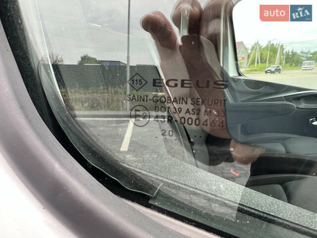 Белый Рено Трафик, объемом двигателя 2 л и пробегом 182 тыс. км за 17600 $, фото 29 на Automoto.ua