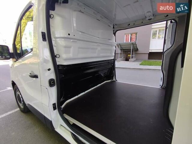 Белый Рено Трафик, объемом двигателя 2 л и пробегом 164 тыс. км за 17650 $, фото 17 на Automoto.ua