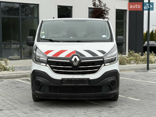Білий Рено Трафік, об'ємом двигуна 2 л та пробігом 178 тис. км за 16700 $, фото 1 на Automoto.ua