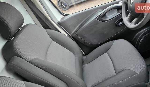 Белый Рено Трафик, объемом двигателя 2 л и пробегом 94 тыс. км за 23200 $, фото 42 на Automoto.ua