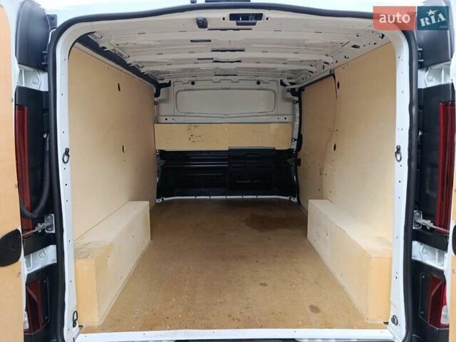 Белый Рено Трафик, объемом двигателя 2 л и пробегом 212 тыс. км за 17500 $, фото 40 на Automoto.ua