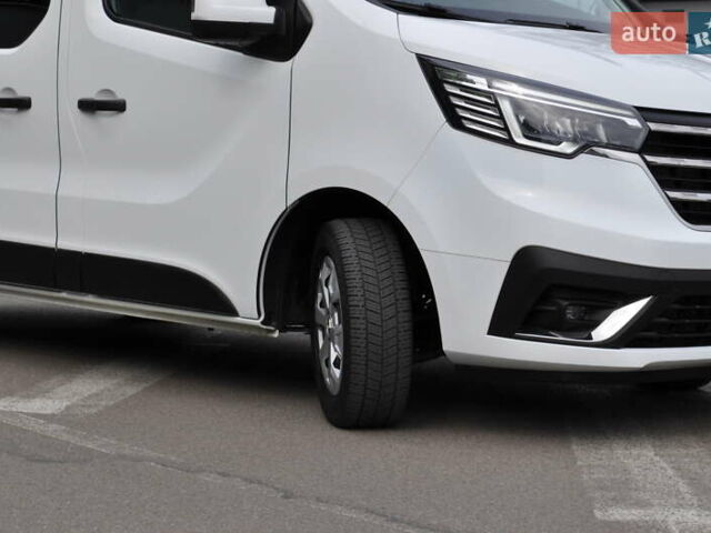 Белый Рено Трафик, объемом двигателя 2 л и пробегом 160 тыс. км за 32500 $, фото 4 на Automoto.ua