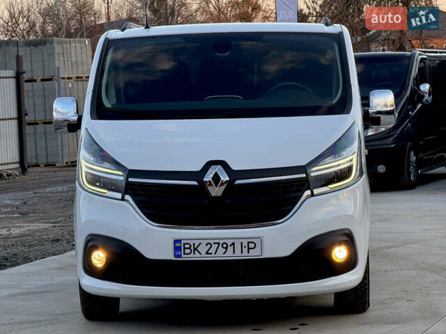 Белый Рено Трафик, объемом двигателя 2 л и пробегом 148 тыс. км за 23500 $, фото 4 на Automoto.ua