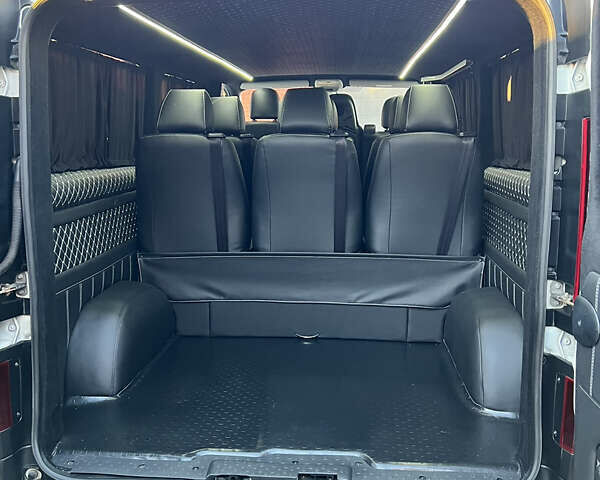 Белый Рено Трафик, объемом двигателя 2 л и пробегом 210 тыс. км за 21500 $, фото 16 на Automoto.ua