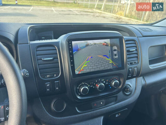 Белый Рено Трафик, объемом двигателя 2 л и пробегом 127 тыс. км за 22000 $, фото 12 на Automoto.ua