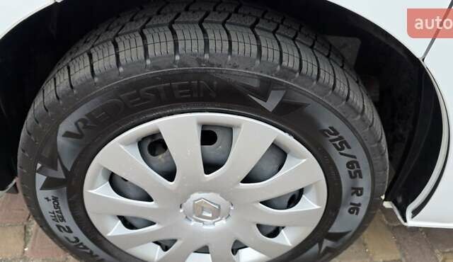 Белый Рено Трафик, объемом двигателя 2 л и пробегом 94 тыс. км за 23200 $, фото 10 на Automoto.ua