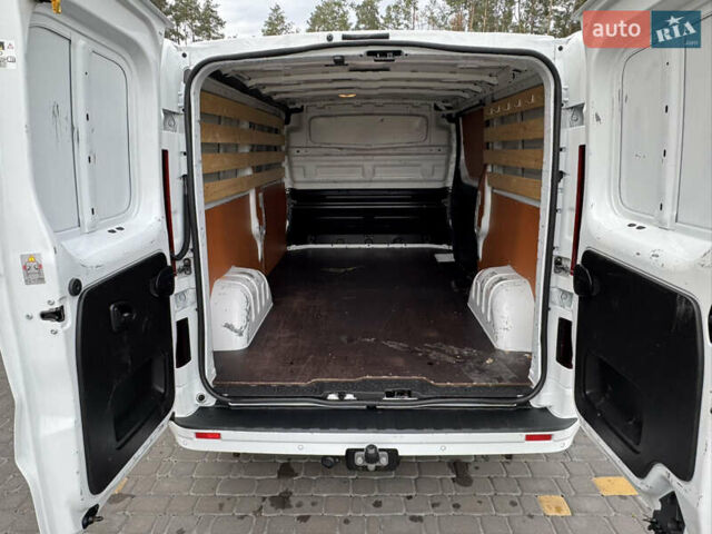 Белый Рено Трафик, объемом двигателя 2 л и пробегом 127 тыс. км за 20900 $, фото 21 на Automoto.ua