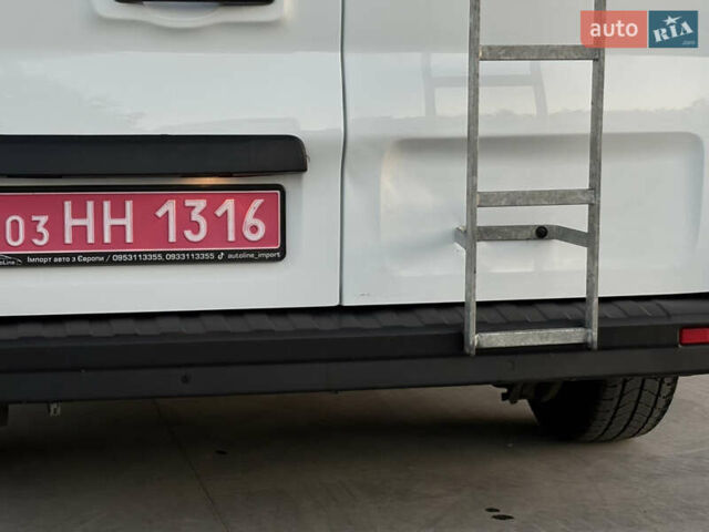 Белый Рено Трафик, объемом двигателя 2 л и пробегом 179 тыс. км за 15900 $, фото 30 на Automoto.ua
