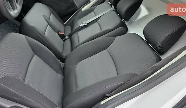 Белый Рено Трафик, объемом двигателя 2 л и пробегом 94 тыс. км за 23200 $, фото 22 на Automoto.ua