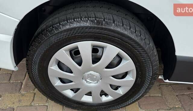 Белый Рено Трафик, объемом двигателя 2 л и пробегом 94 тыс. км за 23200 $, фото 11 на Automoto.ua