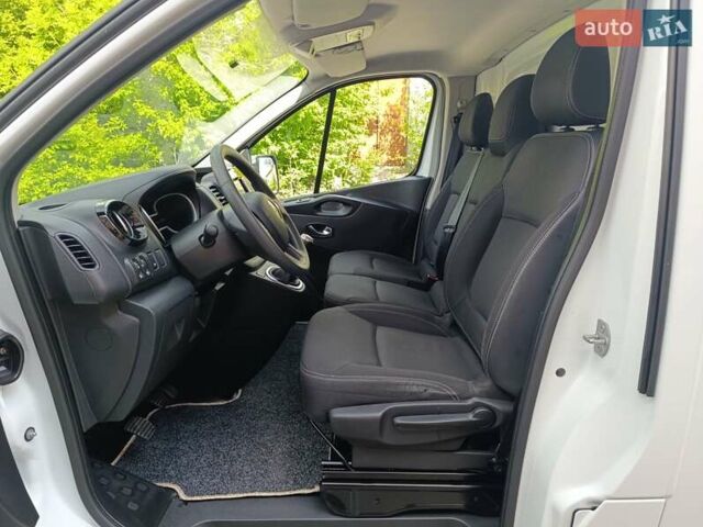 Белый Рено Трафик, объемом двигателя 2 л и пробегом 212 тыс. км за 17500 $, фото 28 на Automoto.ua
