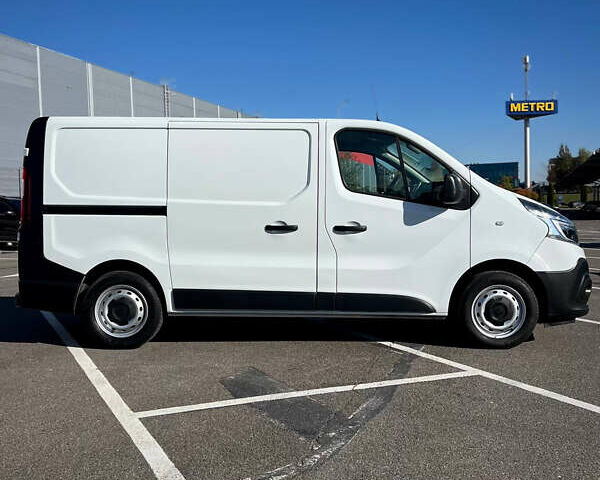 Белый Рено Трафик, объемом двигателя 2 л и пробегом 186 тыс. км за 17750 $, фото 1 на Automoto.ua