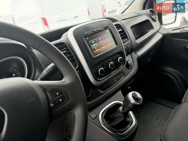 Белый Рено Трафик, объемом двигателя 2 л и пробегом 205 тыс. км за 19500 $, фото 11 на Automoto.ua