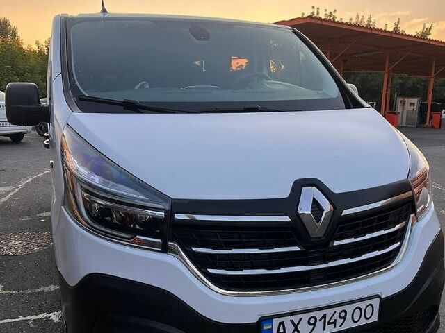 Білий Рено Трафік, об'ємом двигуна 2 л та пробігом 198 тис. км за 19500 $, фото 1 на Automoto.ua