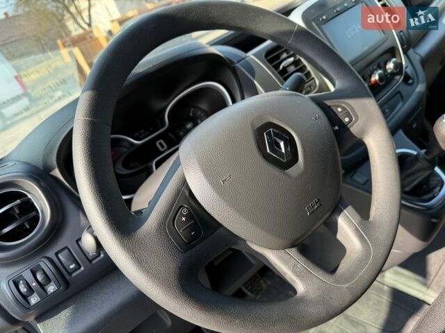 Білий Рено Трафік, об'ємом двигуна 2 л та пробігом 206 тис. км за 19800 $, фото 22 на Automoto.ua