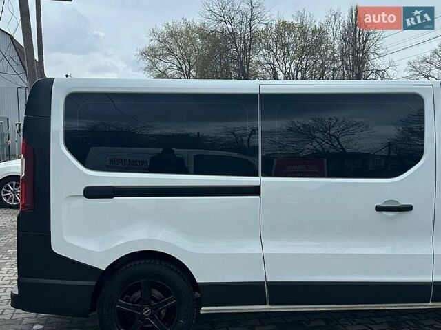 Белый Рено Трафик, объемом двигателя 2 л и пробегом 213 тыс. км за 22900 $, фото 9 на Automoto.ua