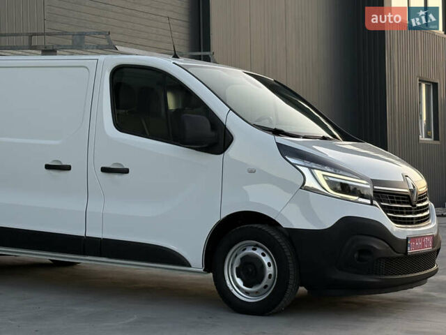 Белый Рено Трафик, объемом двигателя 2 л и пробегом 179 тыс. км за 15900 $, фото 9 на Automoto.ua