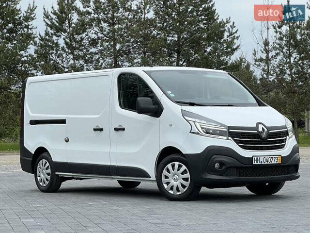 Белый Рено Трафик, объемом двигателя 2 л и пробегом 180 тыс. км за 17500 $, фото 5 на Automoto.ua