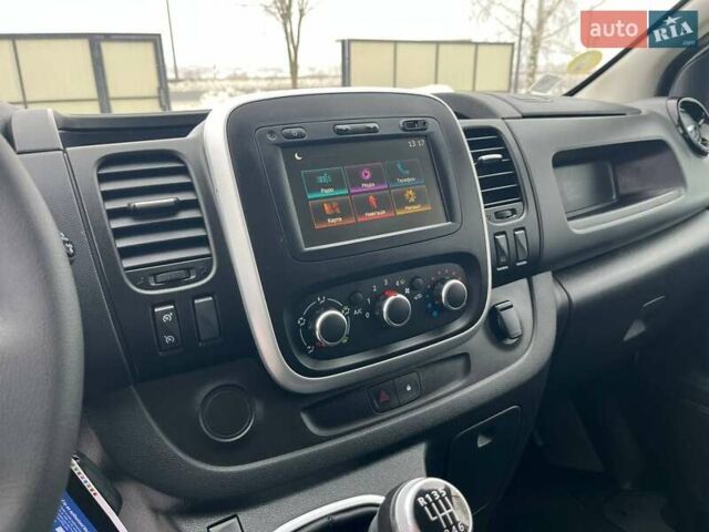 Белый Рено Трафик, объемом двигателя 2 л и пробегом 184 тыс. км за 21750 $, фото 18 на Automoto.ua