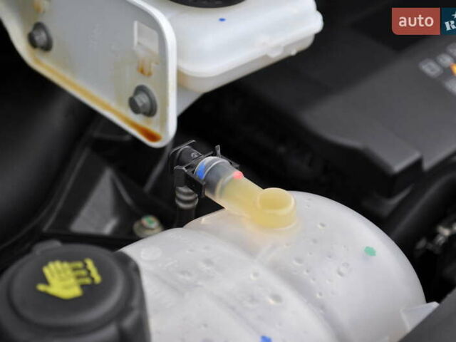 Белый Рено Трафик, объемом двигателя 2 л и пробегом 160 тыс. км за 32500 $, фото 122 на Automoto.ua