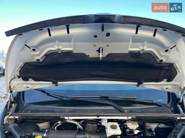 Белый Рено Трафик, объемом двигателя 2 л и пробегом 188 тыс. км за 22900 $, фото 18 на Automoto.ua