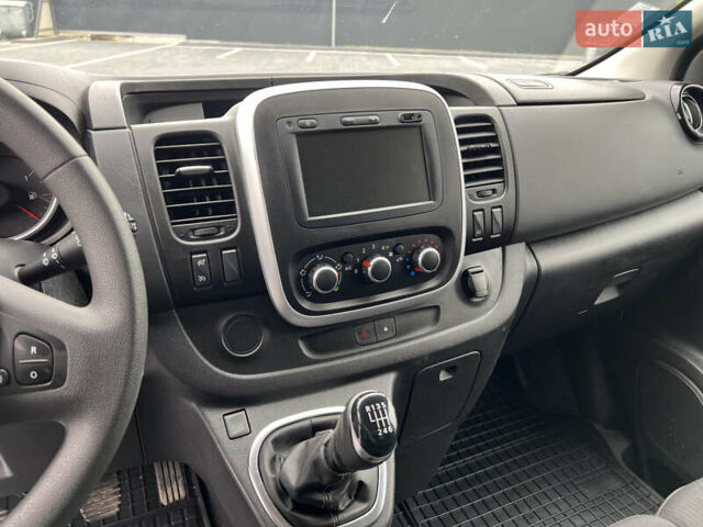 Белый Рено Трафик, объемом двигателя 2 л и пробегом 182 тыс. км за 17600 $, фото 33 на Automoto.ua