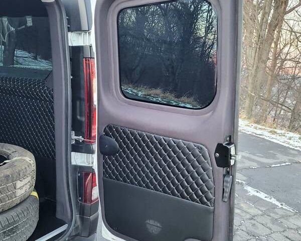 Білий Рено Трафік, об'ємом двигуна 2 л та пробігом 250 тис. км за 22500 $, фото 12 на Automoto.ua