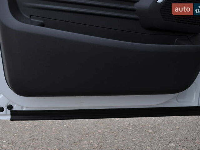 Белый Рено Трафик, объемом двигателя 2 л и пробегом 160 тыс. км за 32500 $, фото 53 на Automoto.ua