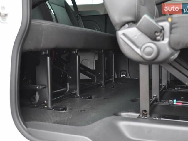 Белый Рено Трафик, объемом двигателя 2 л и пробегом 160 тыс. км за 32500 $, фото 111 на Automoto.ua