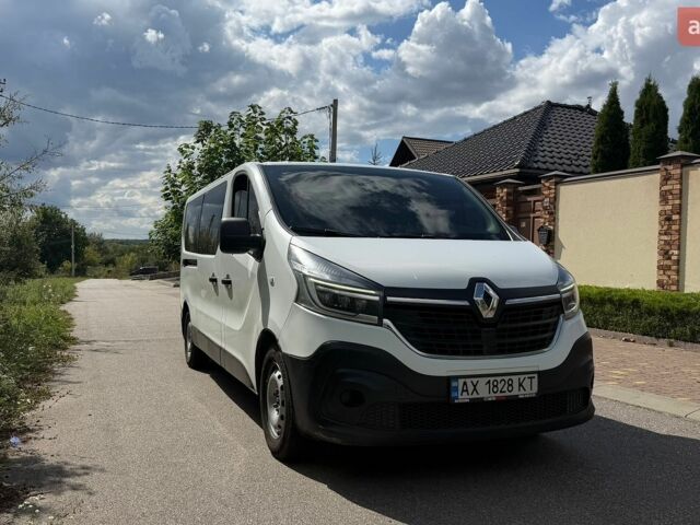 Белый Рено Трафик, объемом двигателя 1.6 л и пробегом 251 тыс. км за 17500 $, фото 3 на Automoto.ua