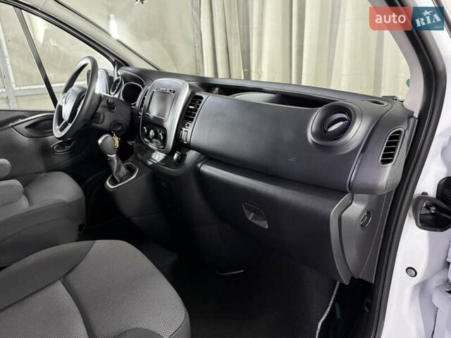 Білий Рено Трафік, об'ємом двигуна 2 л та пробігом 238 тис. км за 27800 $, фото 80 на Automoto.ua