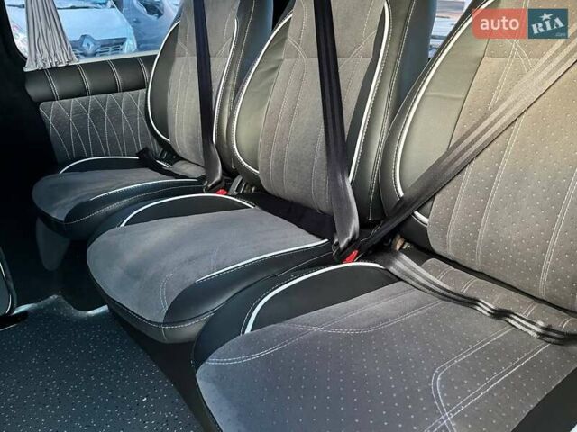 Белый Рено Трафик, объемом двигателя 2 л и пробегом 188 тыс. км за 22900 $, фото 38 на Automoto.ua