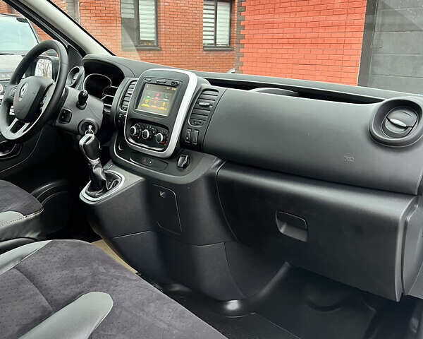 Білий Рено Трафік, об'ємом двигуна 2 л та пробігом 130 тис. км за 23999 $, фото 16 на Automoto.ua