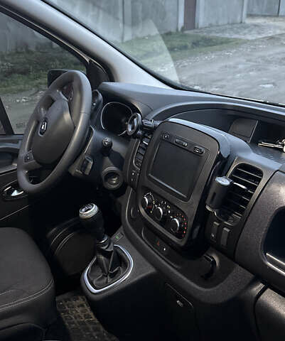 Белый Рено Трафик, объемом двигателя 2 л и пробегом 130 тыс. км за 20500 $, фото 18 на Automoto.ua