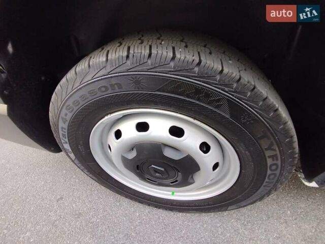 Белый Рено Трафик, объемом двигателя 2 л и пробегом 164 тыс. км за 17650 $, фото 28 на Automoto.ua
