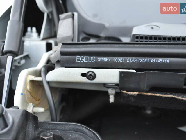 Белый Рено Трафик, объемом двигателя 2 л и пробегом 160 тыс. км за 32500 $, фото 118 на Automoto.ua