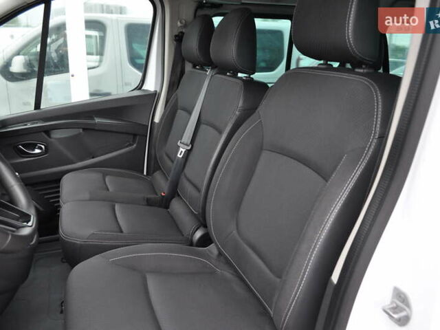 Белый Рено Трафик, объемом двигателя 2 л и пробегом 160 тыс. км за 32500 $, фото 61 на Automoto.ua