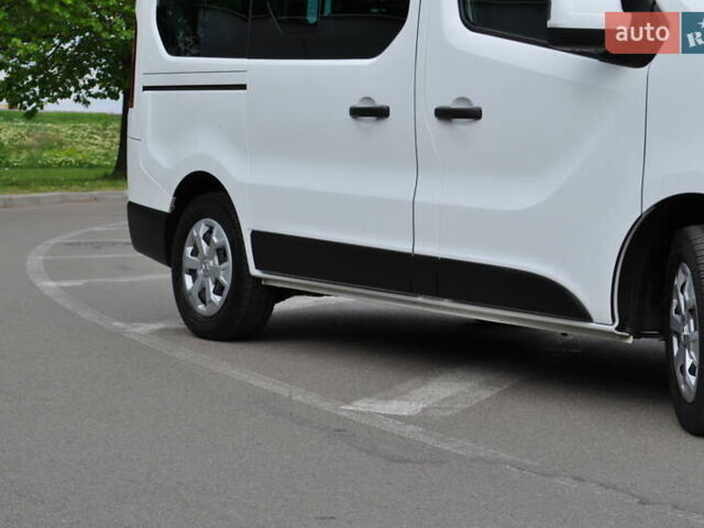 Белый Рено Трафик, объемом двигателя 2 л и пробегом 160 тыс. км за 32500 $, фото 5 на Automoto.ua