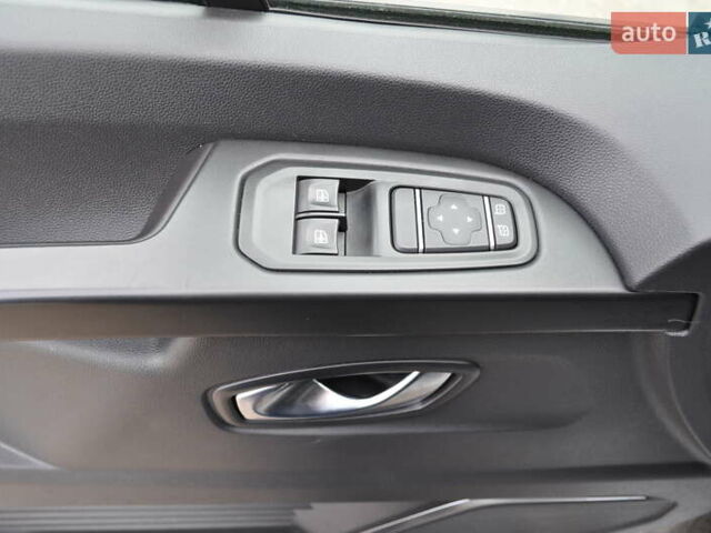 Белый Рено Трафик, объемом двигателя 2 л и пробегом 160 тыс. км за 32500 $, фото 59 на Automoto.ua