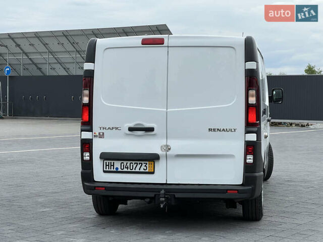 Белый Рено Трафик, объемом двигателя 2 л и пробегом 180 тыс. км за 17500 $, фото 20 на Automoto.ua