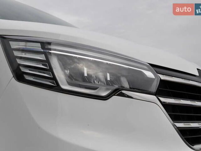 Белый Рено Трафик, объемом двигателя 2 л и пробегом 160 тыс. км за 32500 $, фото 22 на Automoto.ua