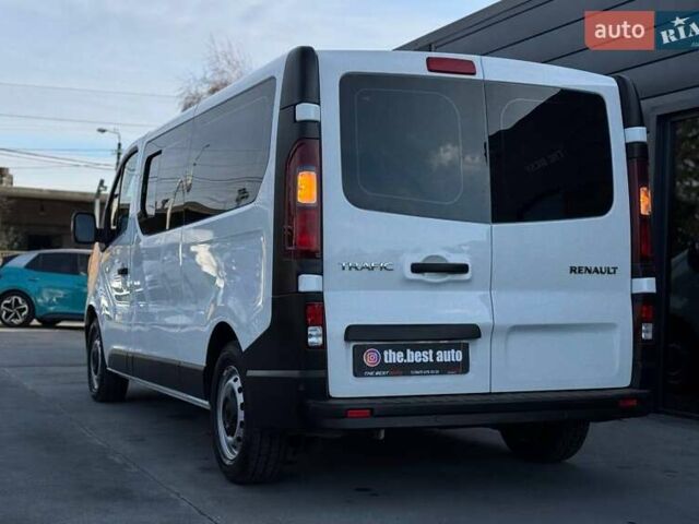 Білий Рено Трафік, об'ємом двигуна 2 л та пробігом 28 тис. км за 29399 $, фото 16 на Automoto.ua