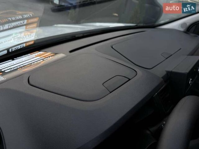 Білий Рено Трафік, об'ємом двигуна 2 л та пробігом 28 тис. км за 29399 $, фото 52 на Automoto.ua