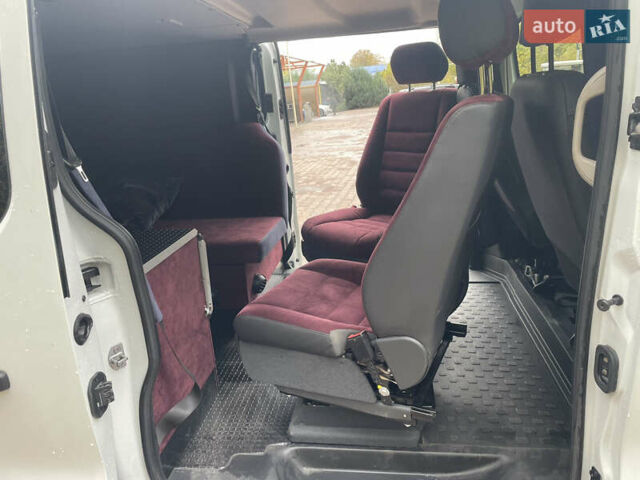 Білий Рено Трафік, об'ємом двигуна 2 л та пробігом 79 тис. км за 35000 $, фото 17 на Automoto.ua