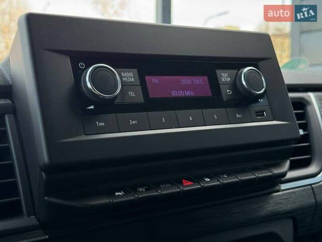 Білий Рено Трафік, об'ємом двигуна 2 л та пробігом 28 тис. км за 29399 $, фото 49 на Automoto.ua