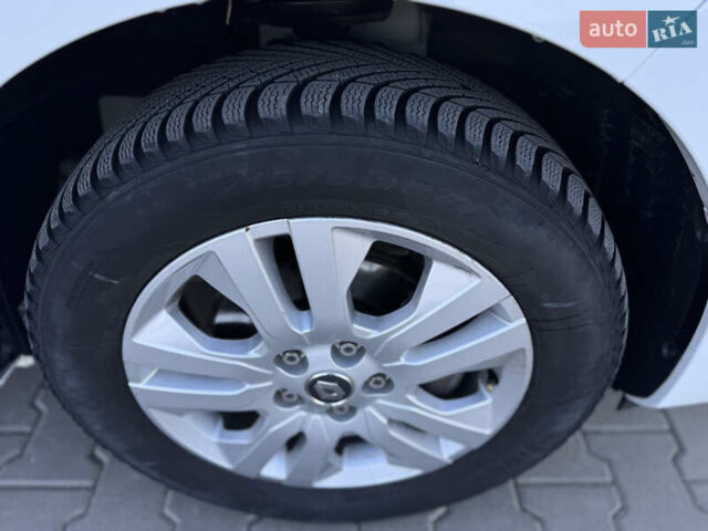 Белый Рено Трафик, объемом двигателя 2 л и пробегом 52 тыс. км за 27300 $, фото 18 на Automoto.ua