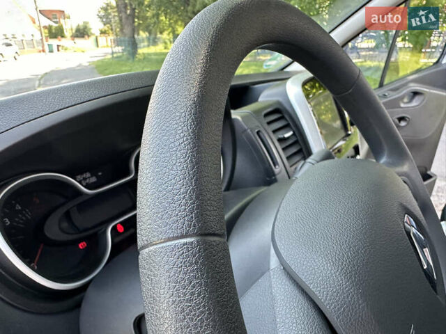 Белый Рено Трафик, объемом двигателя 2 л и пробегом 26 тыс. км за 21699 $, фото 22 на Automoto.ua