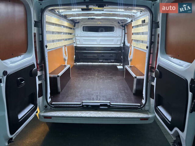 Белый Рено Трафик, объемом двигателя 2 л и пробегом 44 тыс. км за 30750 $, фото 13 на Automoto.ua