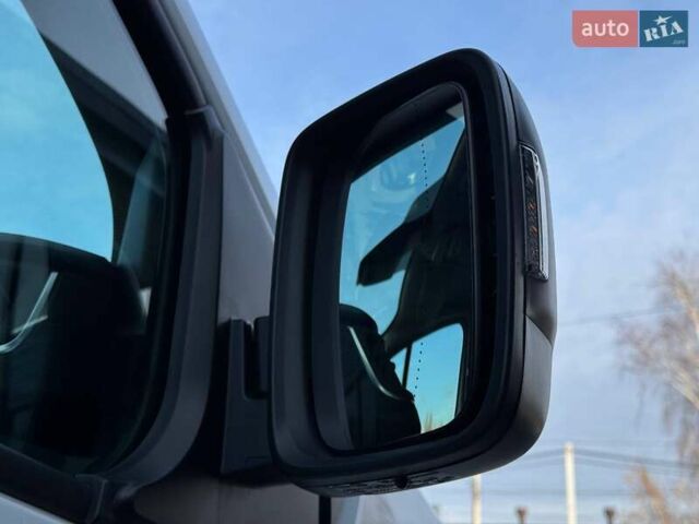 Білий Рено Трафік, об'ємом двигуна 2 л та пробігом 28 тис. км за 29399 $, фото 66 на Automoto.ua