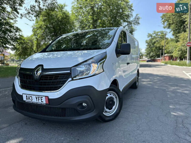 Белый Рено Трафик, объемом двигателя 2 л и пробегом 26 тыс. км за 21699 $, фото 40 на Automoto.ua